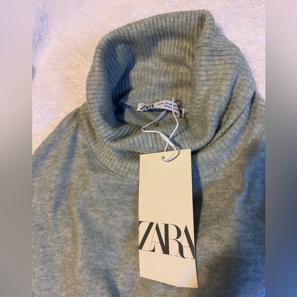 Zara turtleneck knit dress sweater,very soft & light weight,size M, green color - Picture 8 of 9